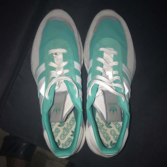 Adidas - Picture 3 of 6